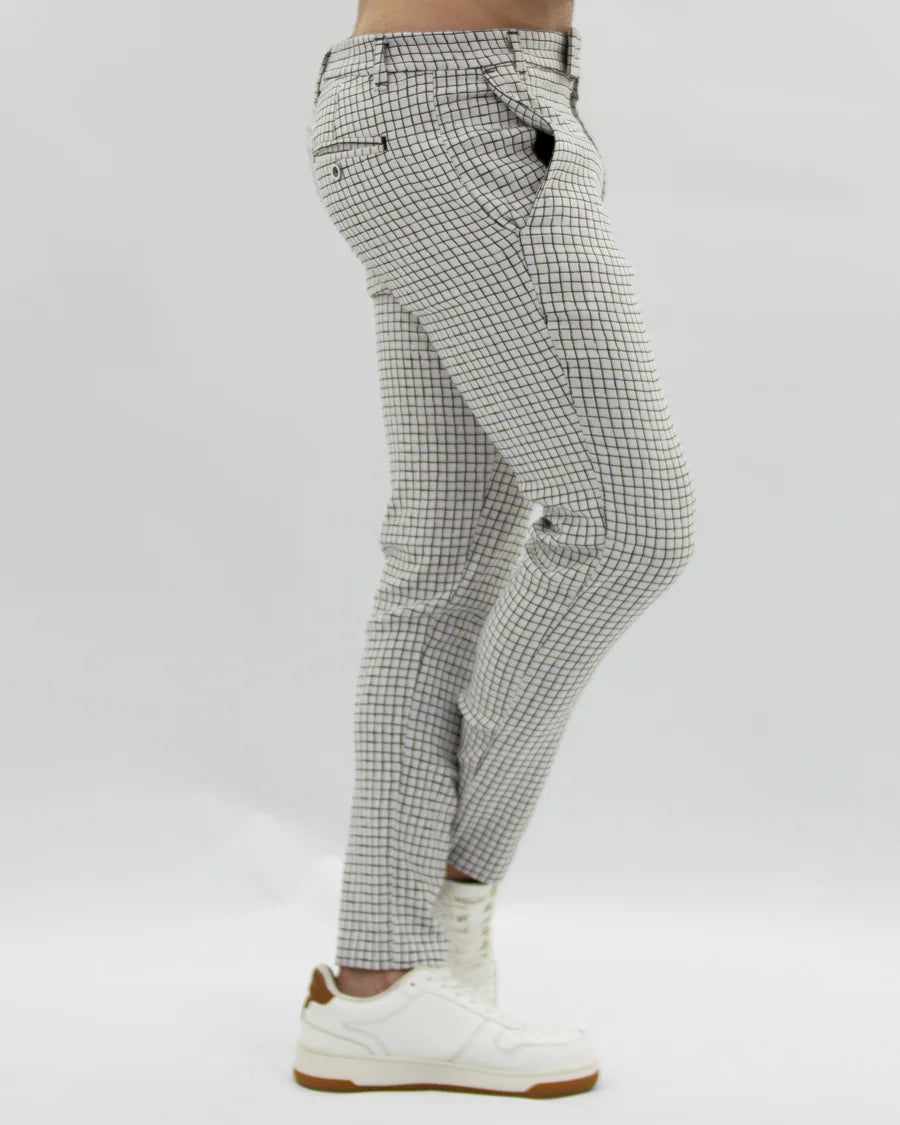 Pantalón Flexible Cuadros Blancos